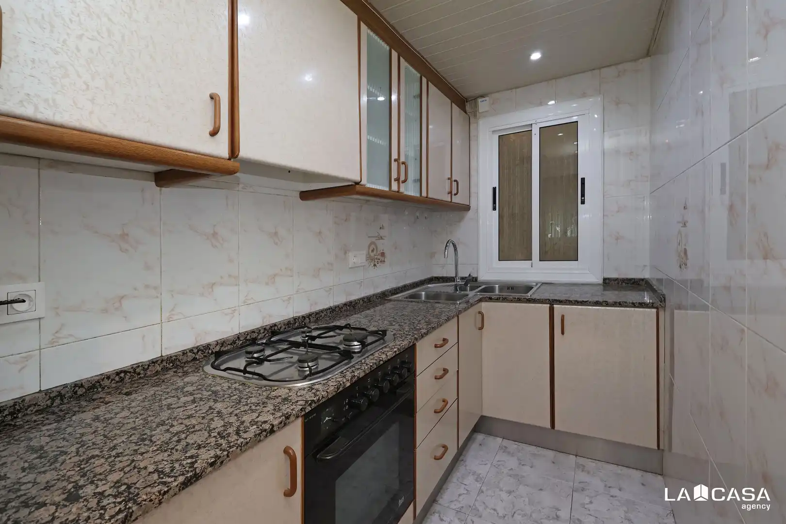 Cocina de Piso en venta en L'Hospitalet de Llobregat