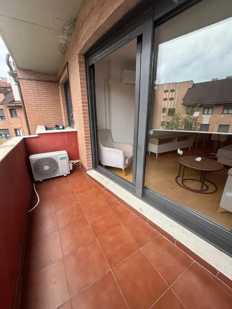 Balcony of Flat for rent in Oviedo   with Air Conditioner, Heating and Parquet flooring