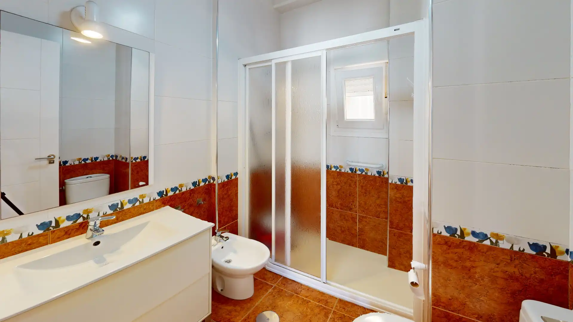 Baño de Piso en venta en Almería con Aire acondicionado, Amueblado y Horno