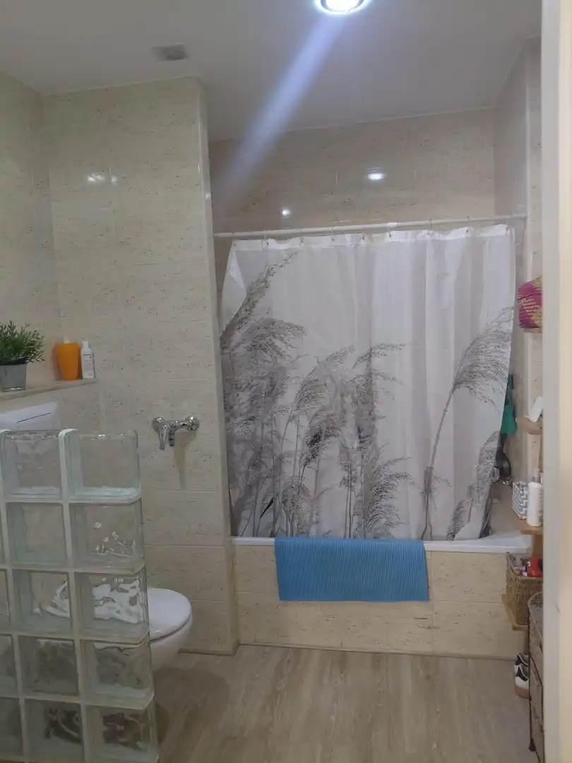 Bany de Pis en venda en Canovelles amb Calefacció, Jardí privat i Parquet