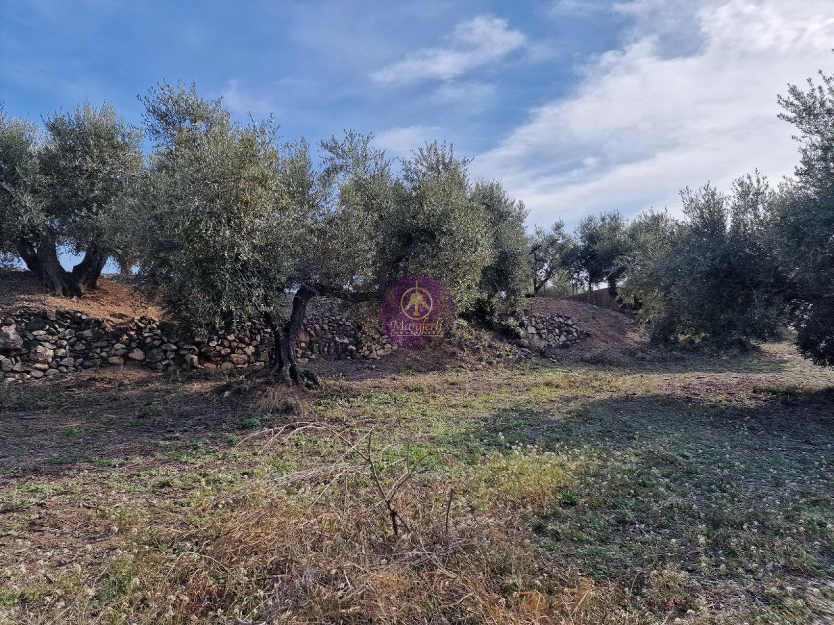 Country house for sale in N/A, Mestral