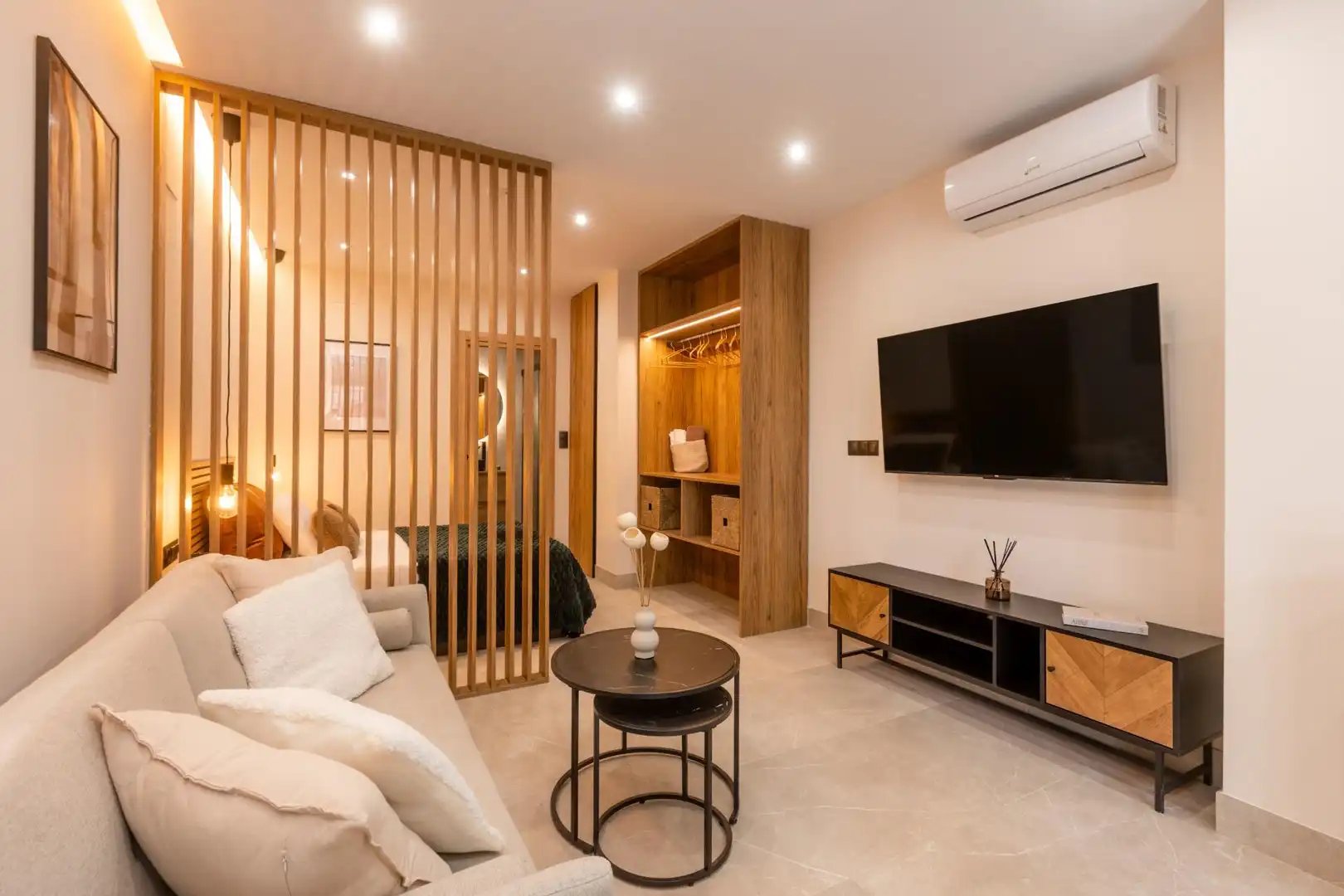 Living room of Study for sale in Granada  with Air Conditioner, Heating and Furnished