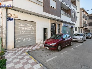 Locale commerciale in vendita a Centro de Albolote