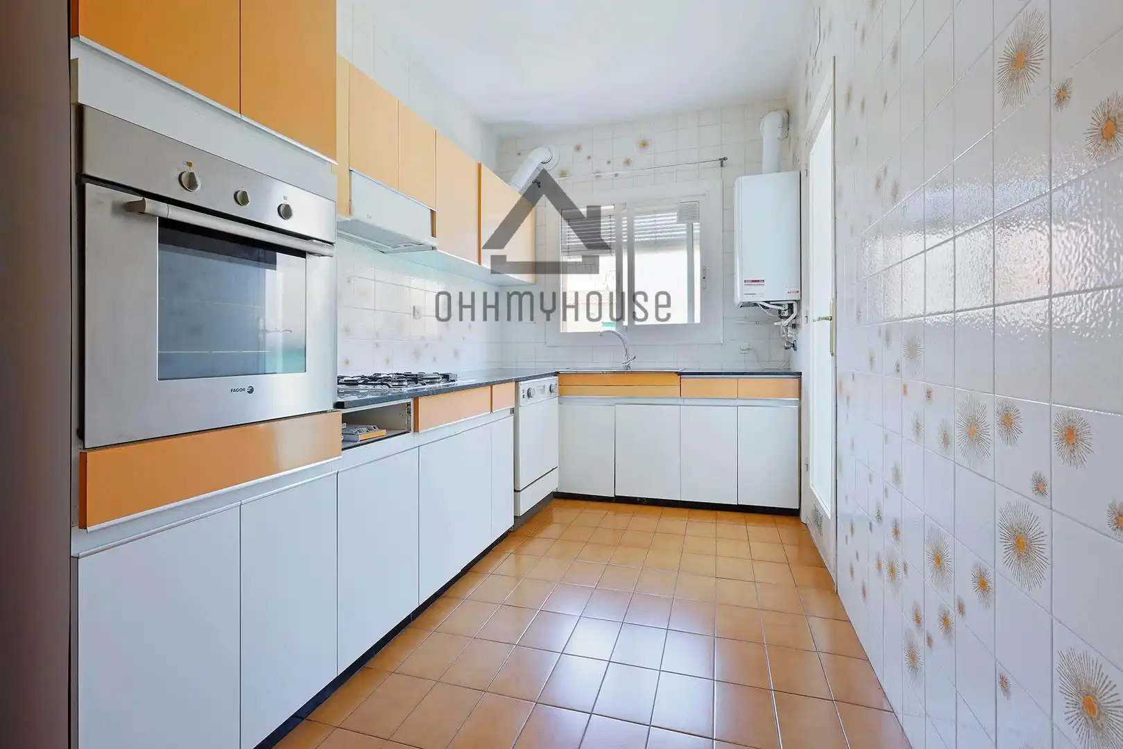 Cuina de Apartament en venda en Barcelona amb Calefacció, Parquet i Terrassa