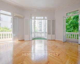 Exterior view of Flat to rent in  Madrid Capital  with Heating, Storage room and Balcony