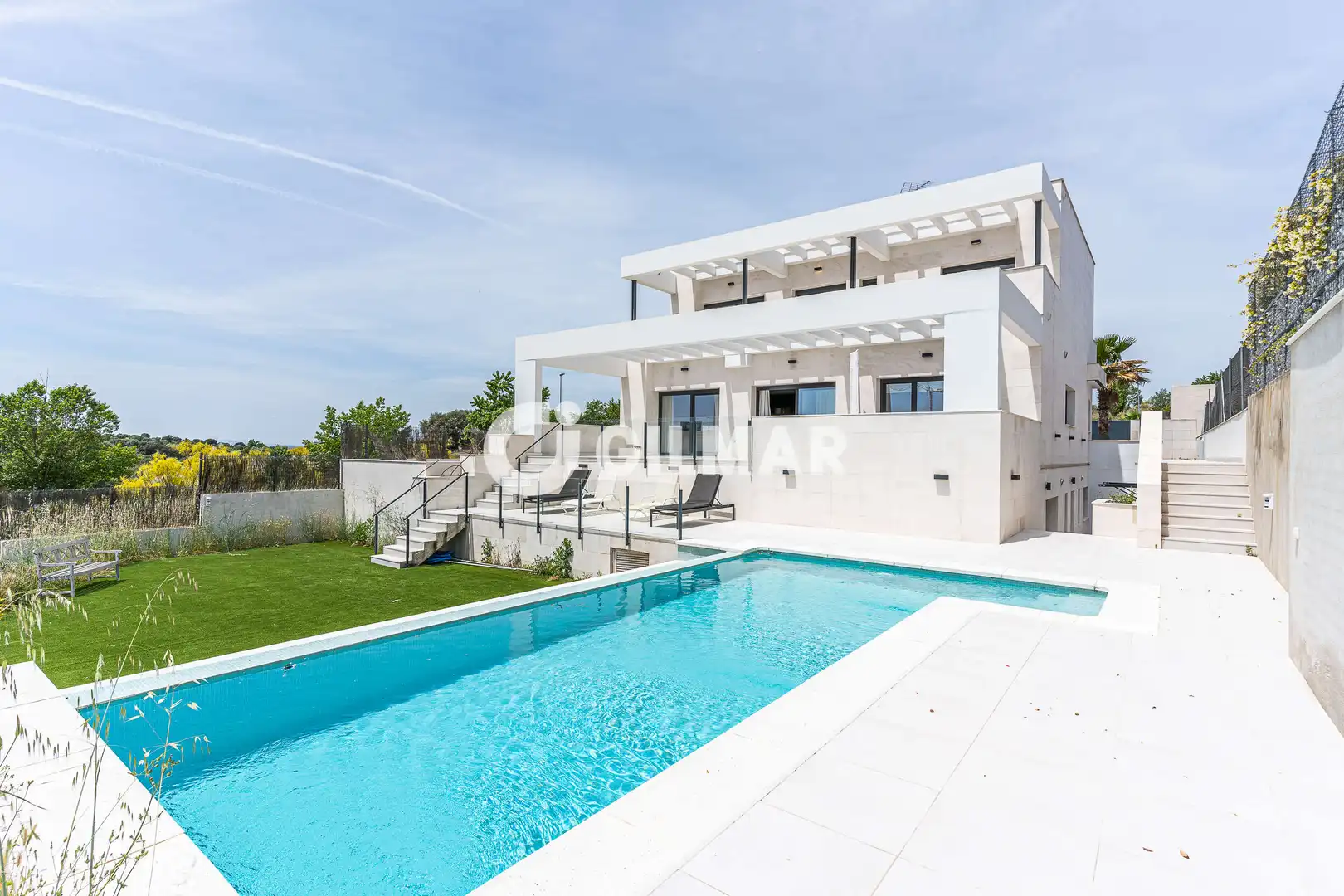 Chalet con piscina en venta en Los Satélites - Roza Martín