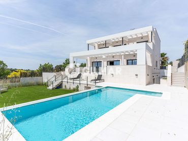 Villa con piscina in vendita a Los Satélites - Roza Martín