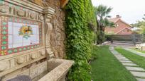 Jardí de Casa o xalet en venda en Castelldefels amb Aire condicionat, Terrassa i Piscina