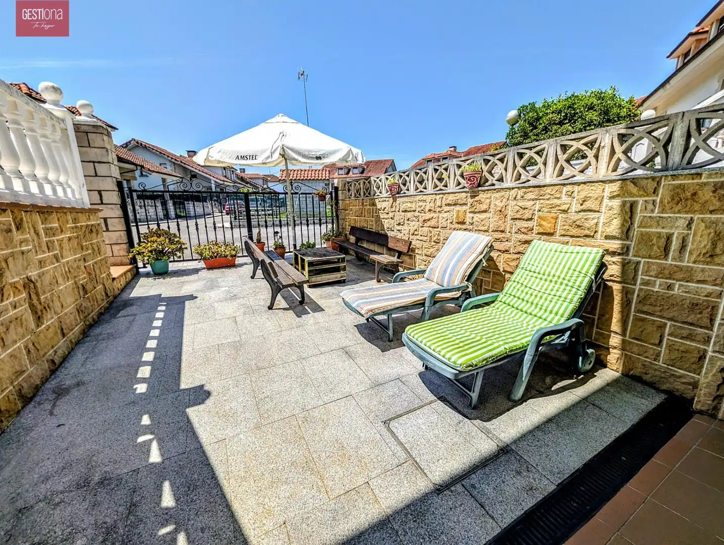 Terraza de Casa adosada en venta en Arnuero con Calefacción, Jardín privado y Terraza