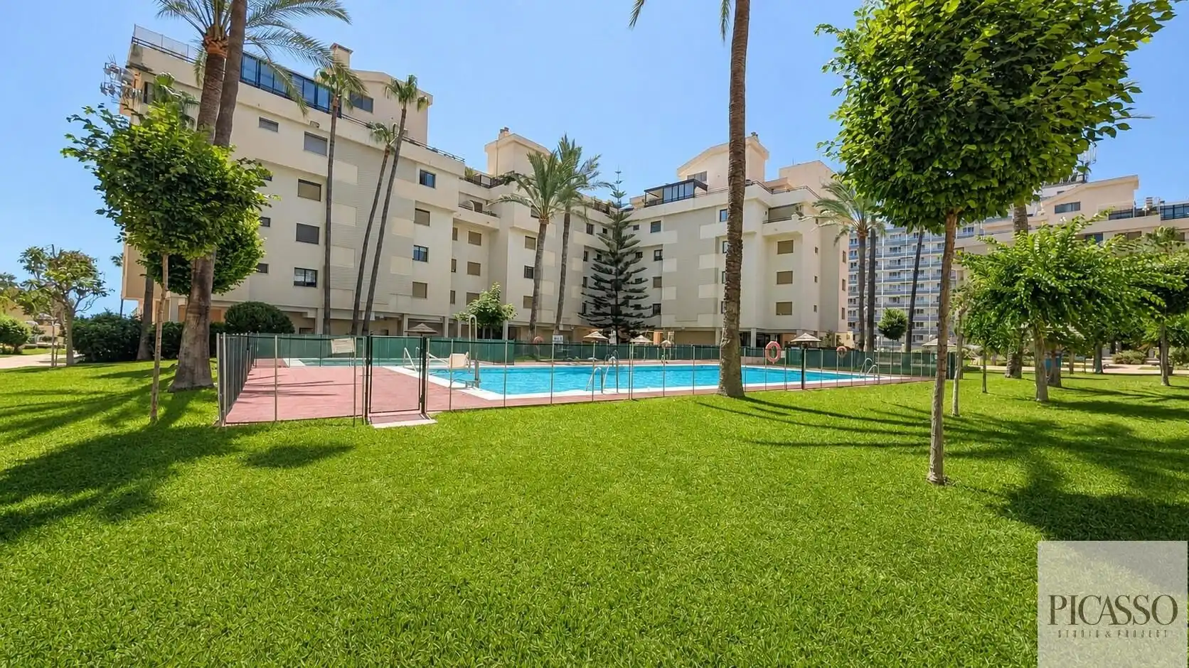 Piscina de Piso en venta en Torremolinos con Aire acondicionado, Jardín privado y Trastero