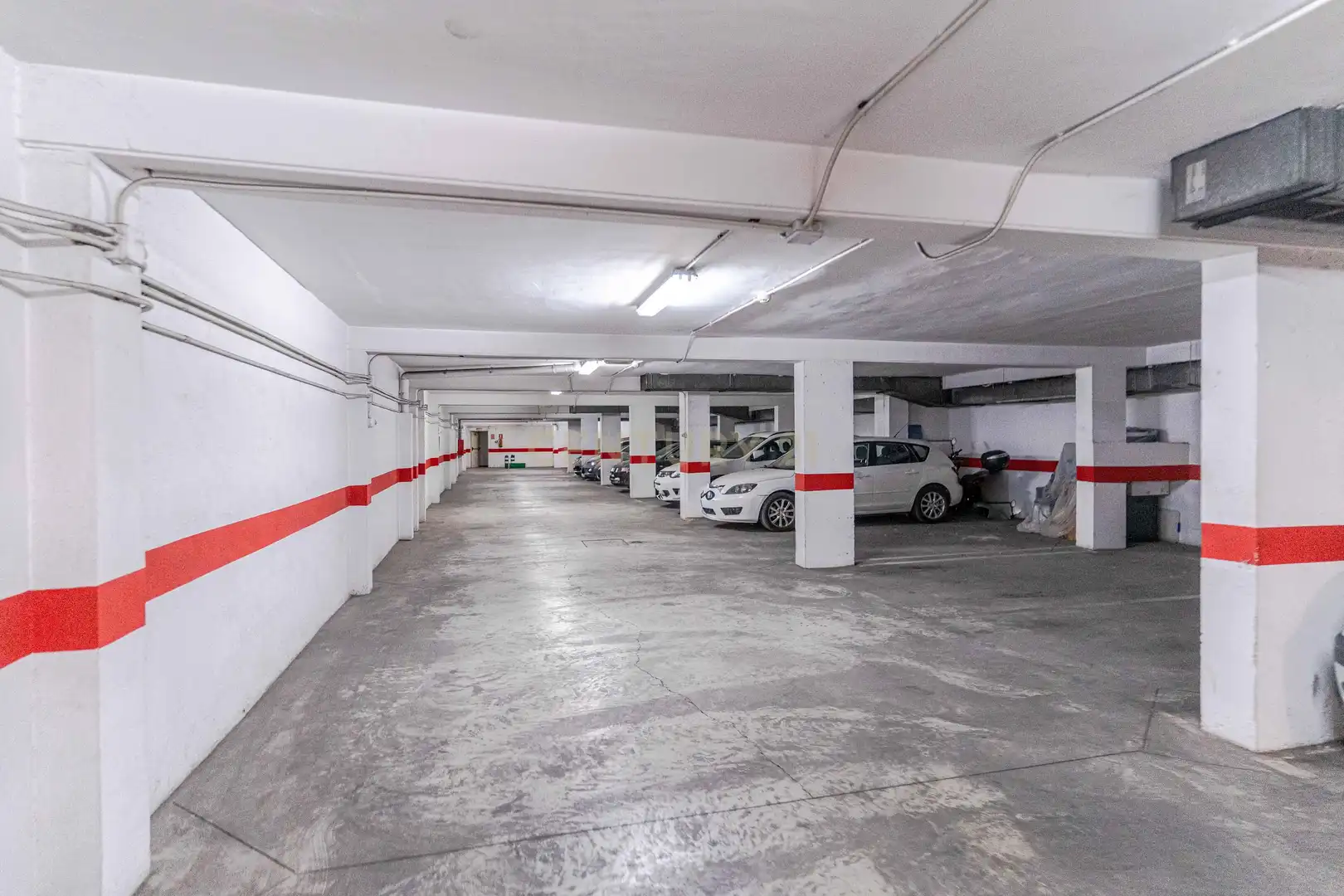 Parking of Flat for sale in Granada  with Air Conditioner