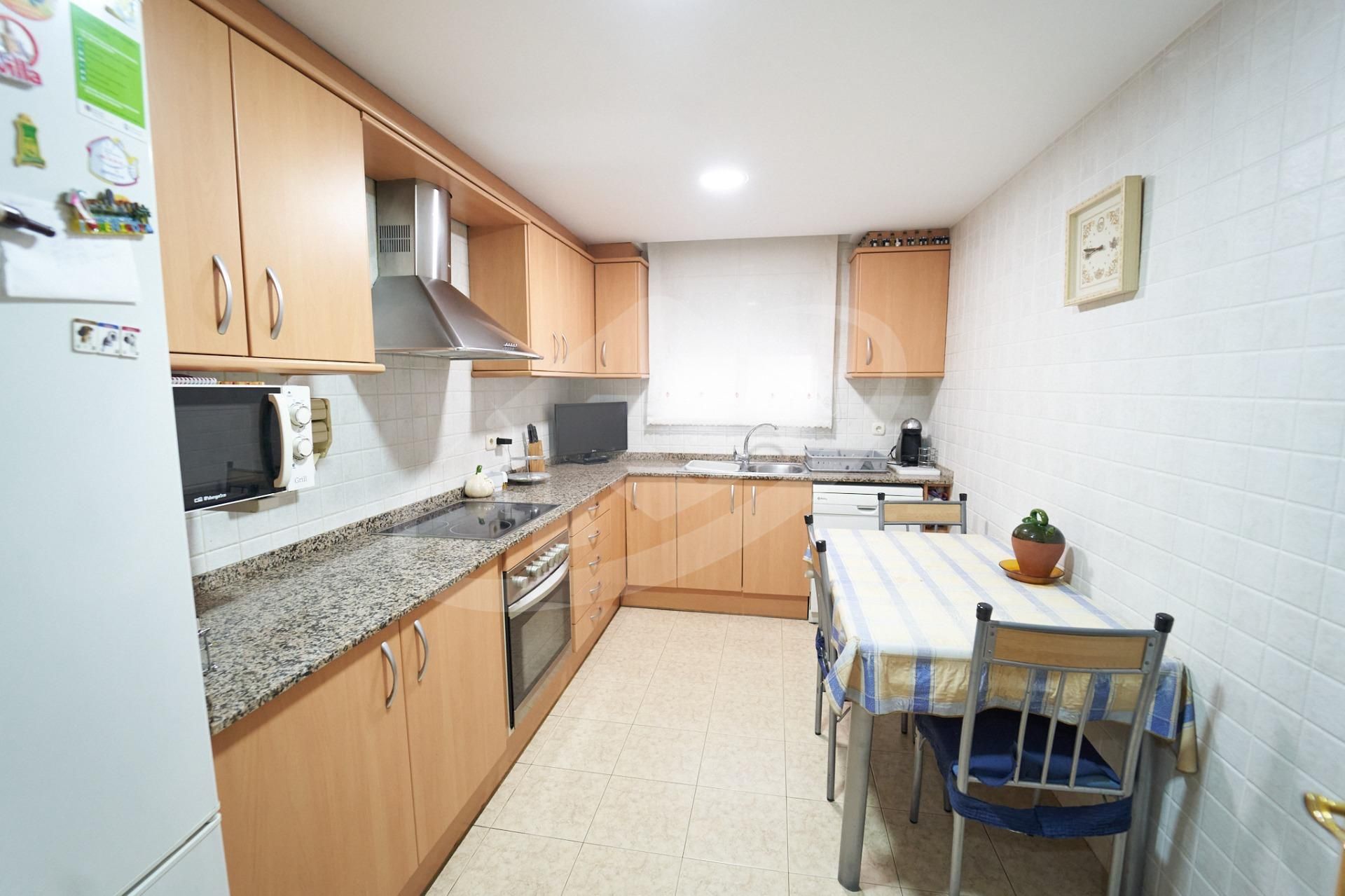 Kitchen of Flat for sale in Sabadell  with Air Conditioner, Heating and Parquet flooring