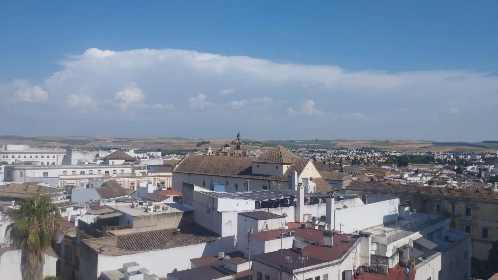 Ático de alquiler en Paseo de la Victoria, Zona Centro