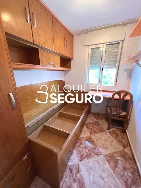 Habitación de Piso de alquiler en Leganés con Calefacción, Terraza y Amueblado