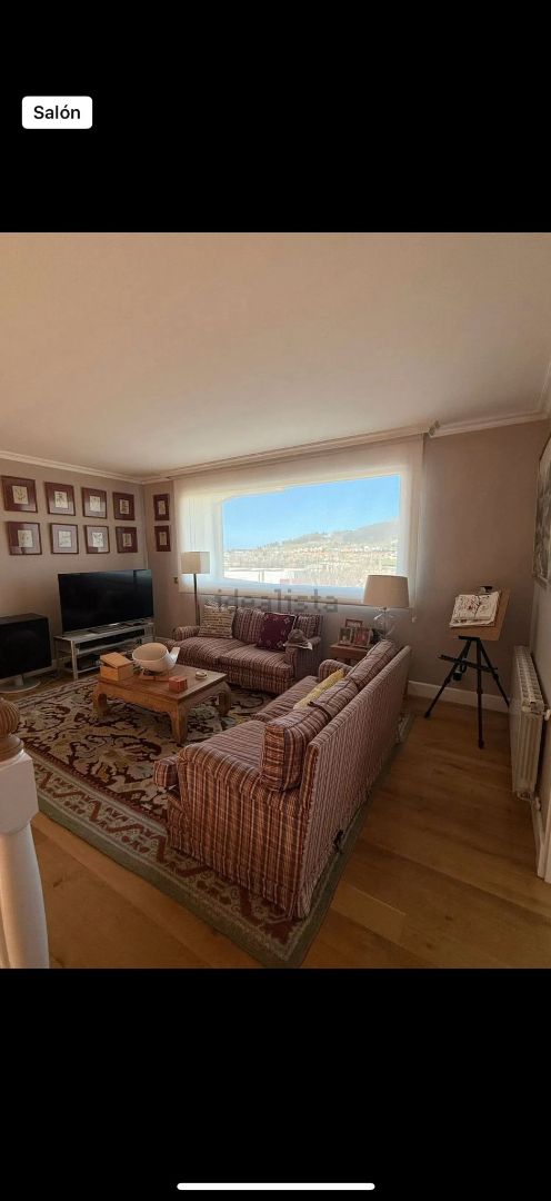 Sala d'estar de Casa o xalet en venda en Meruelo amb Calefacció, Jardí privat i Terrassa