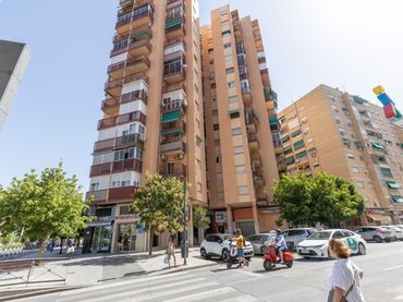 Piso con balcón en venta en Zaidín