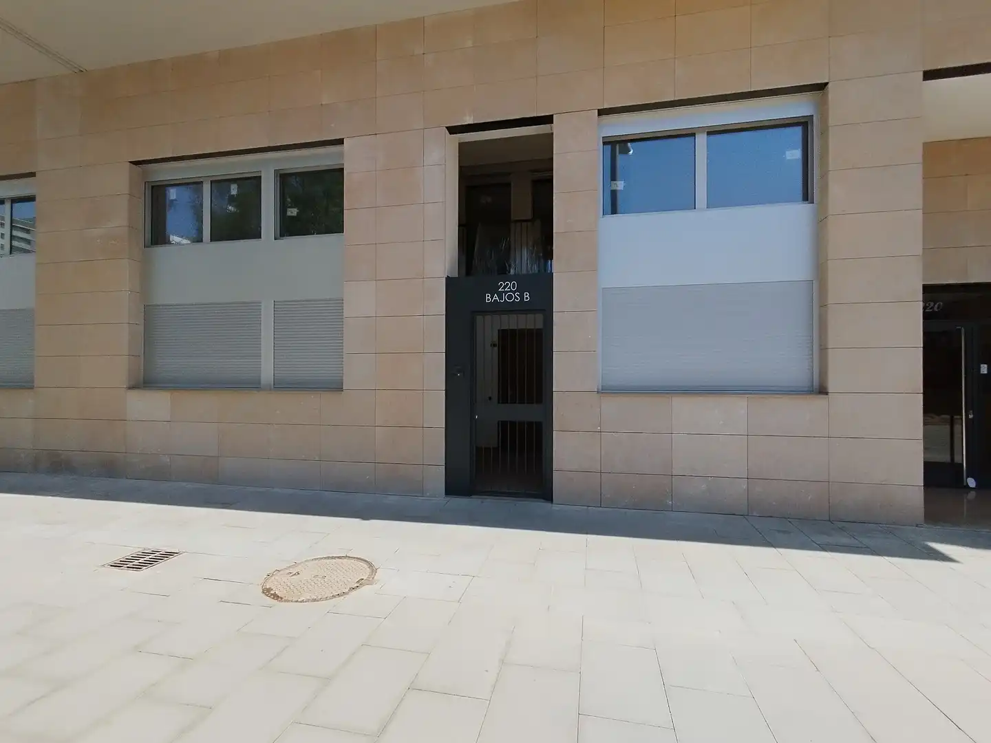 Vista exterior de Dúplex en venda en Cornellà de Llobregat amb Aire condicionat, Calefacció i Parquet