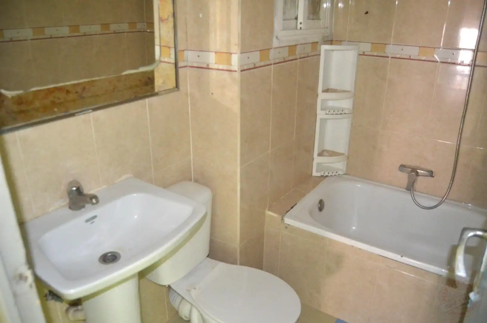 Bany de Pis en venda en Reus amb Balcó
