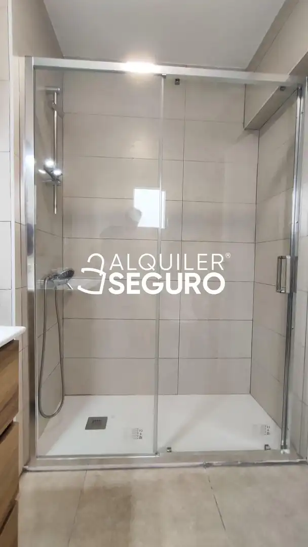 Wohnung zur Miete in Río Escalona , Penya - Roja - Avda. Francia