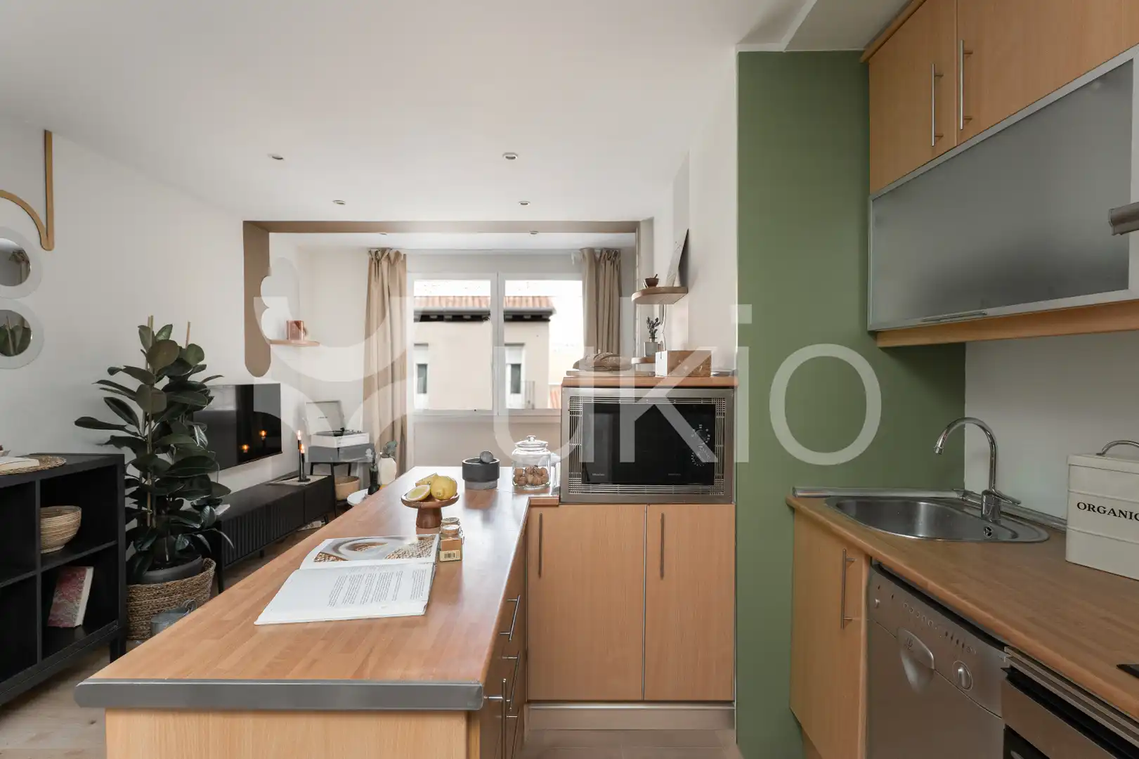 Cocina de Apartamento de alquiler en Madrid con Calefacción, Amueblado y Horno