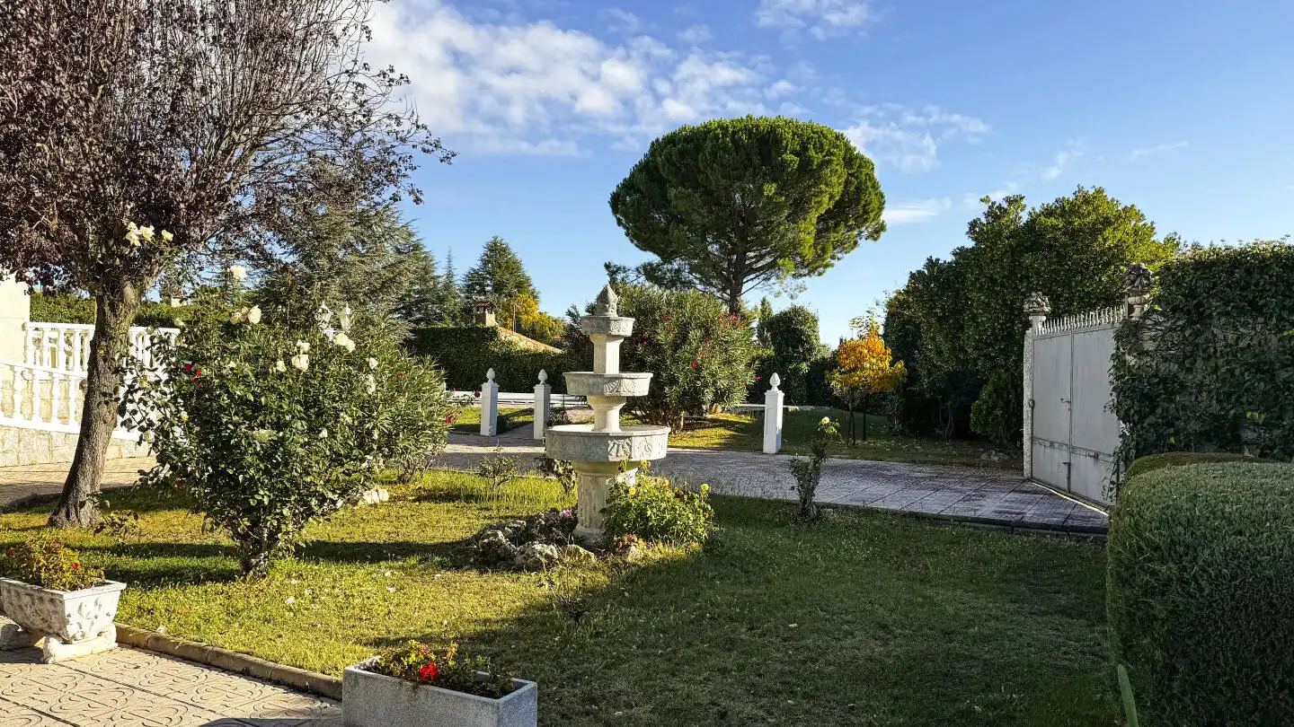 Jardí de Casa o xalet en venda en Galindo y Perahuy