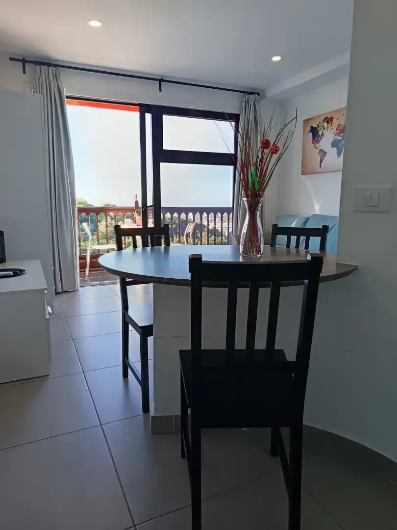 Comedor de Estudio en venta en Adeje con Aire acondicionado, Terraza y Amueblado