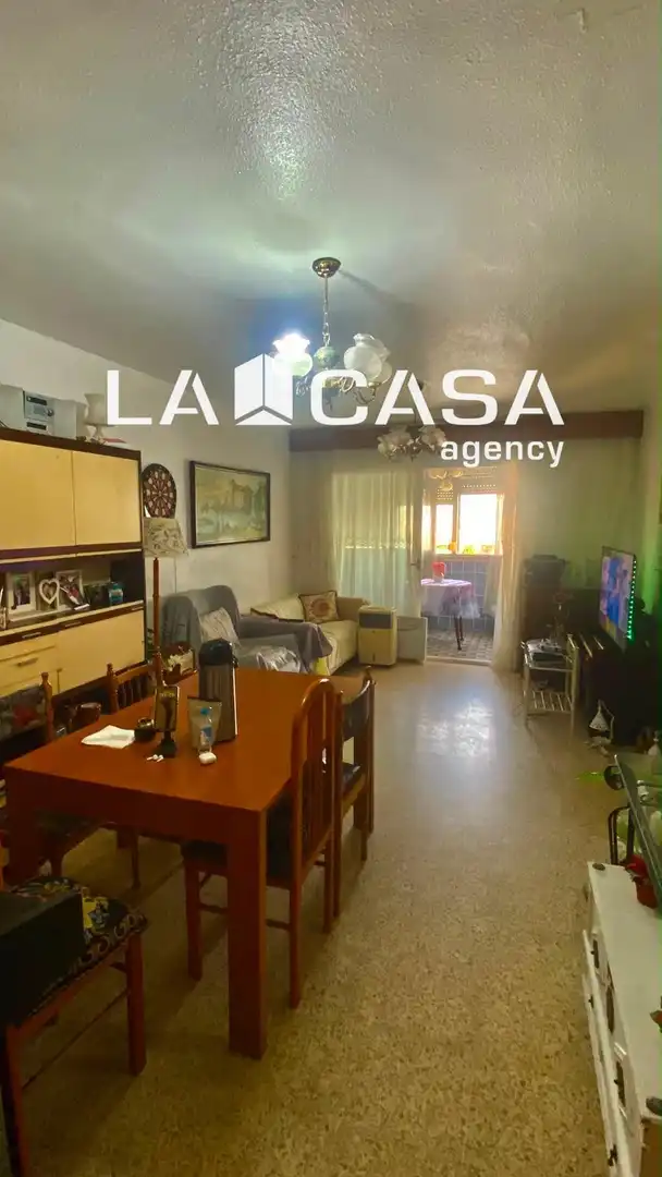 Sala d'estar de Pis en venda en Algeciras amb Balcó