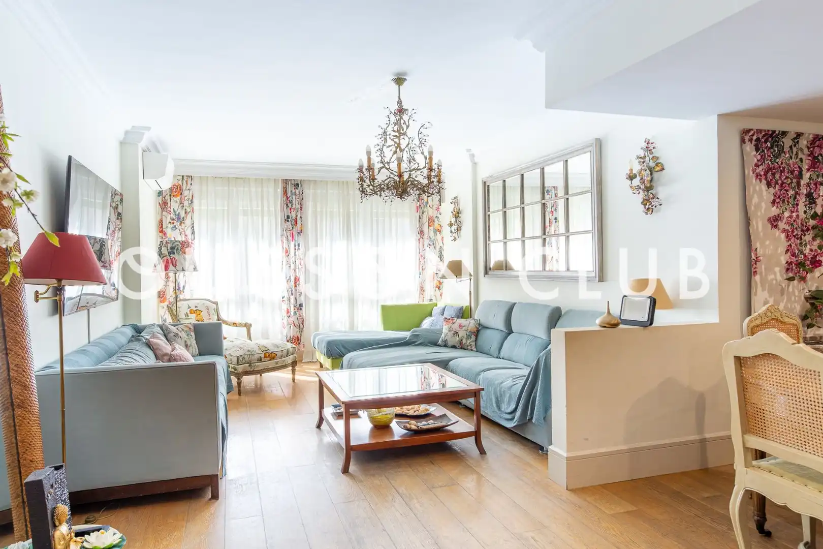 Living room of Flat for sale in Madrid  with Air Conditioner, Heating and Storage room