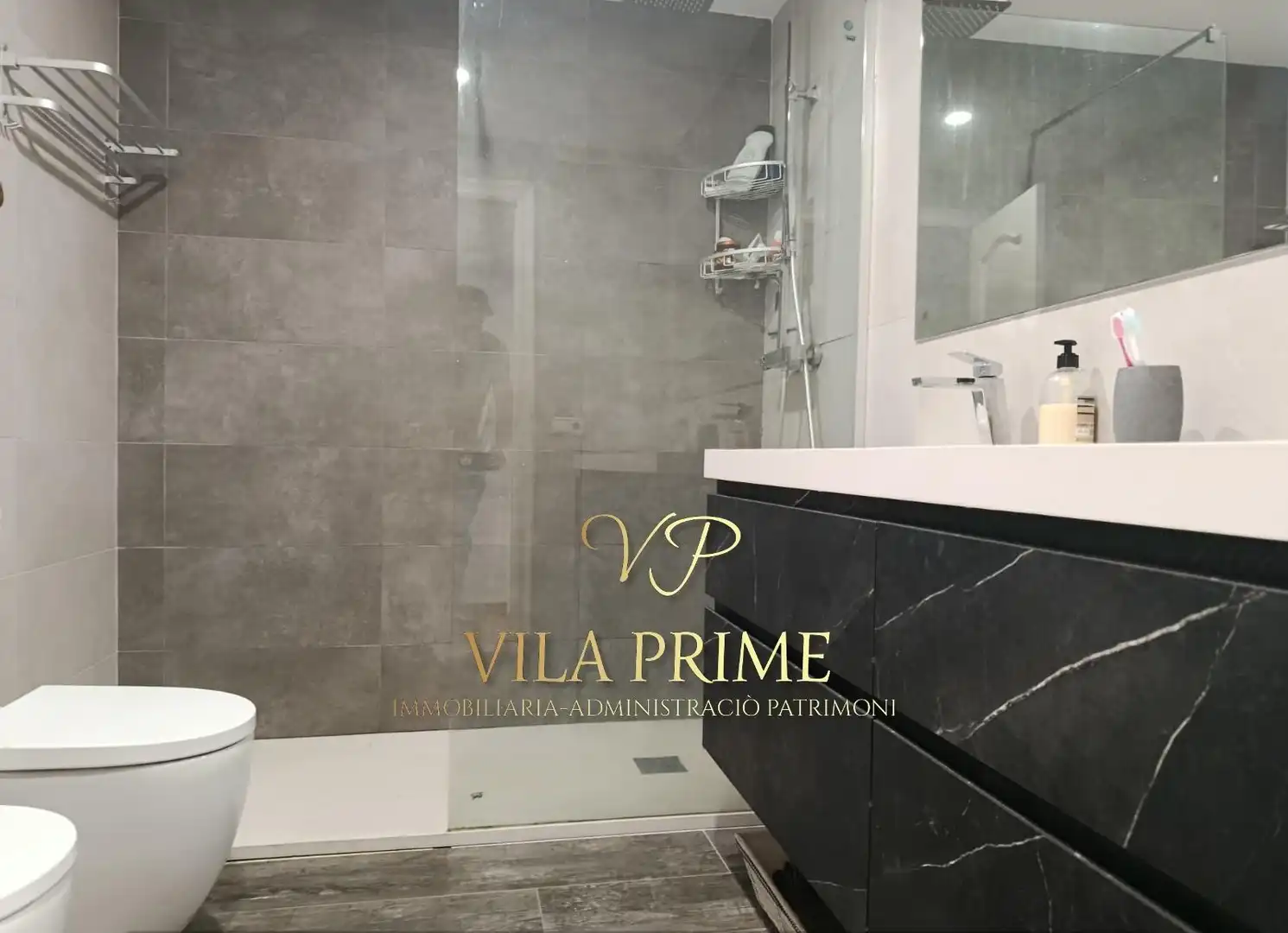 Baño de Piso en venta en Mataró con Calefacción, Terraza y Trastero