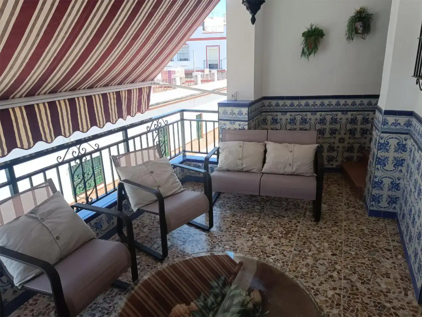 Terrassa de Casa adosada en venda en Lora del Río amb Aire condicionat, Moblat i Forn