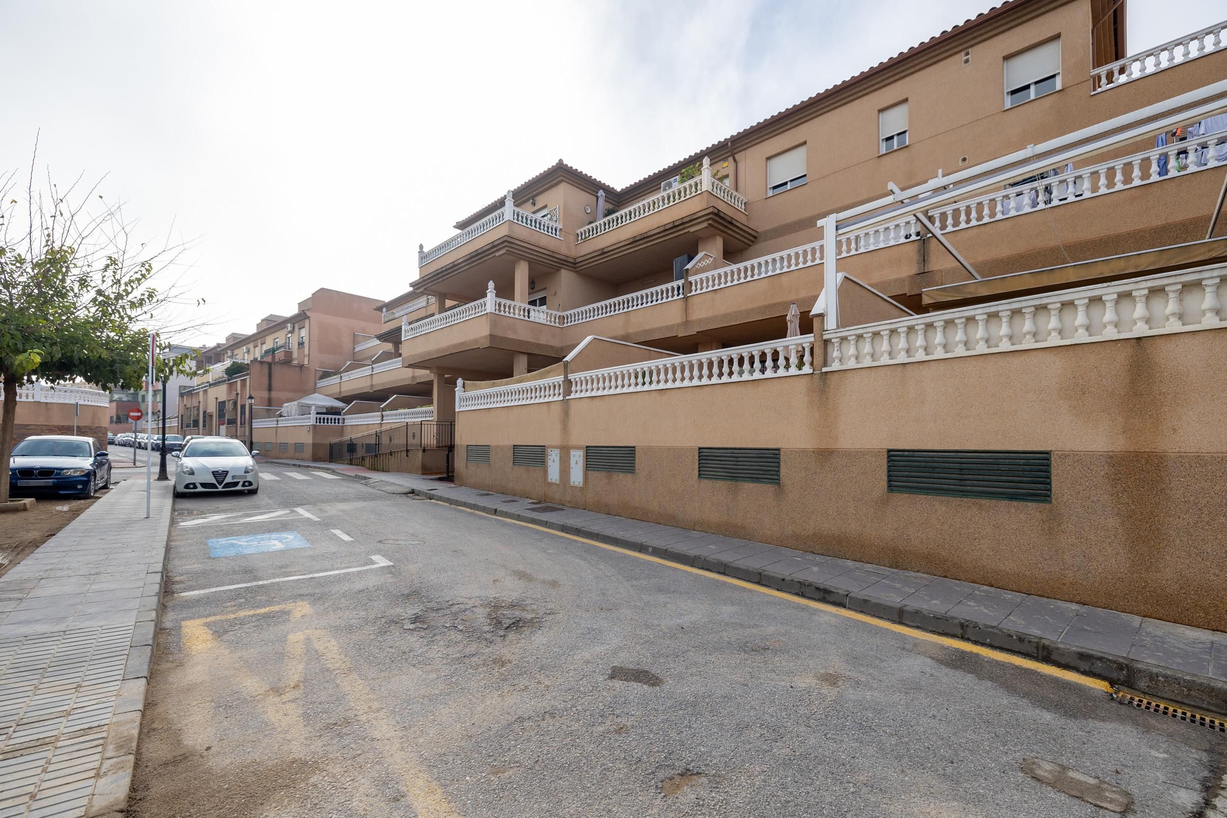 Exterior view of Attic for sale in Las Gabias  with Alarm