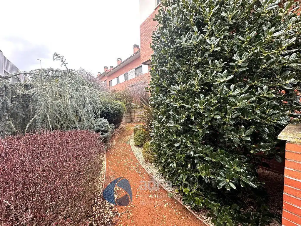 Jardí de Casa o xalet en venda en Cirueña amb Calefacció, Jardí privat i Terrassa