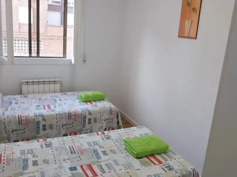 Habitación de Piso de alquiler en Santander con Amueblado, Horno y Lavadora