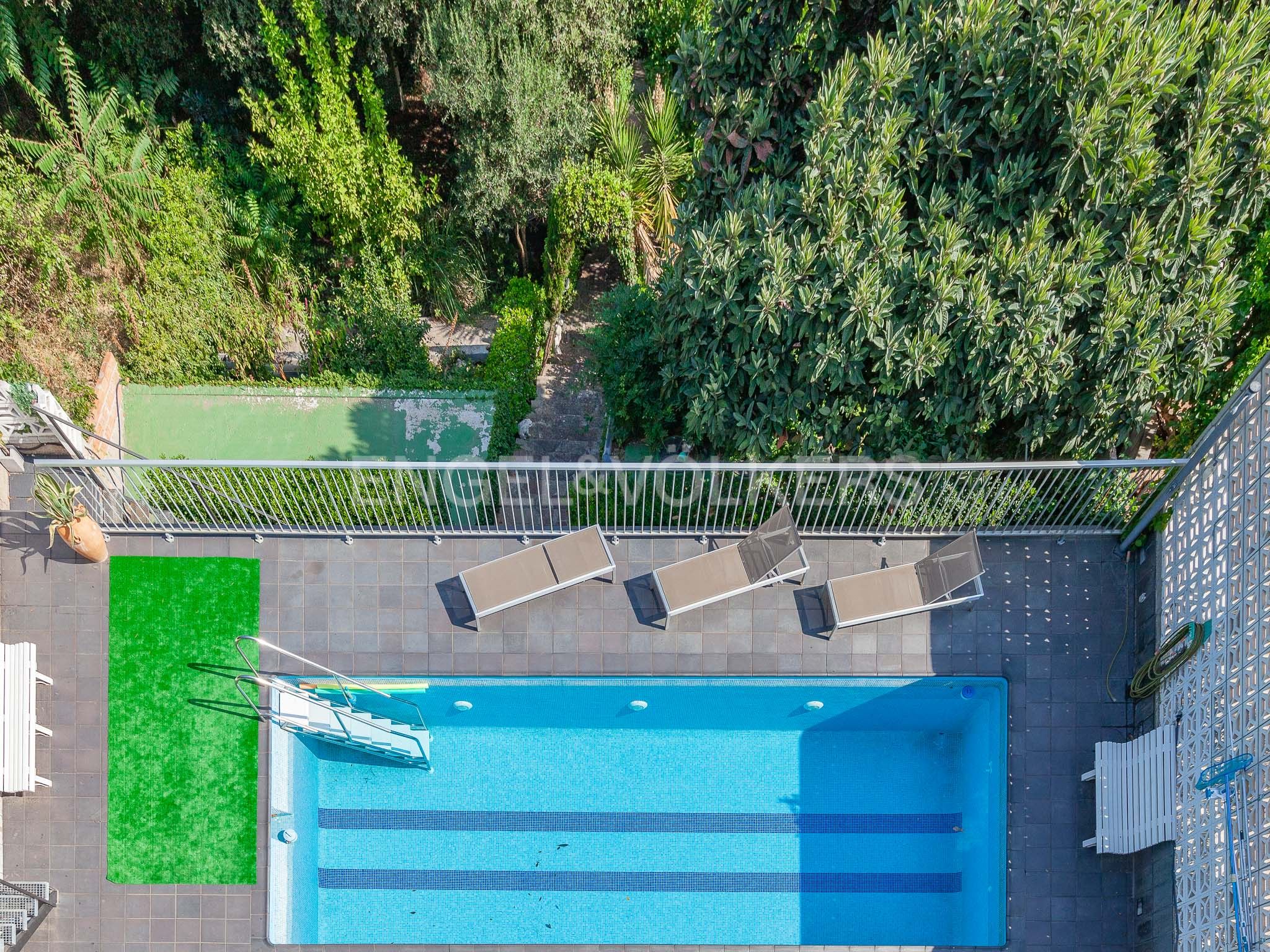 Piscina de Casa o xalet en venda en Sant Cugat del Vallès amb Aire condicionat, Calefacció i Jardí privat