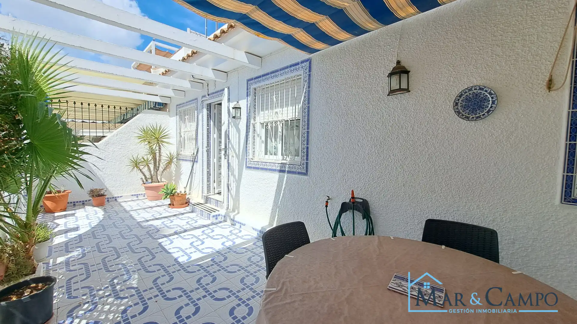 Adosado con jardín en venta en Calle Géminis, imagen 3