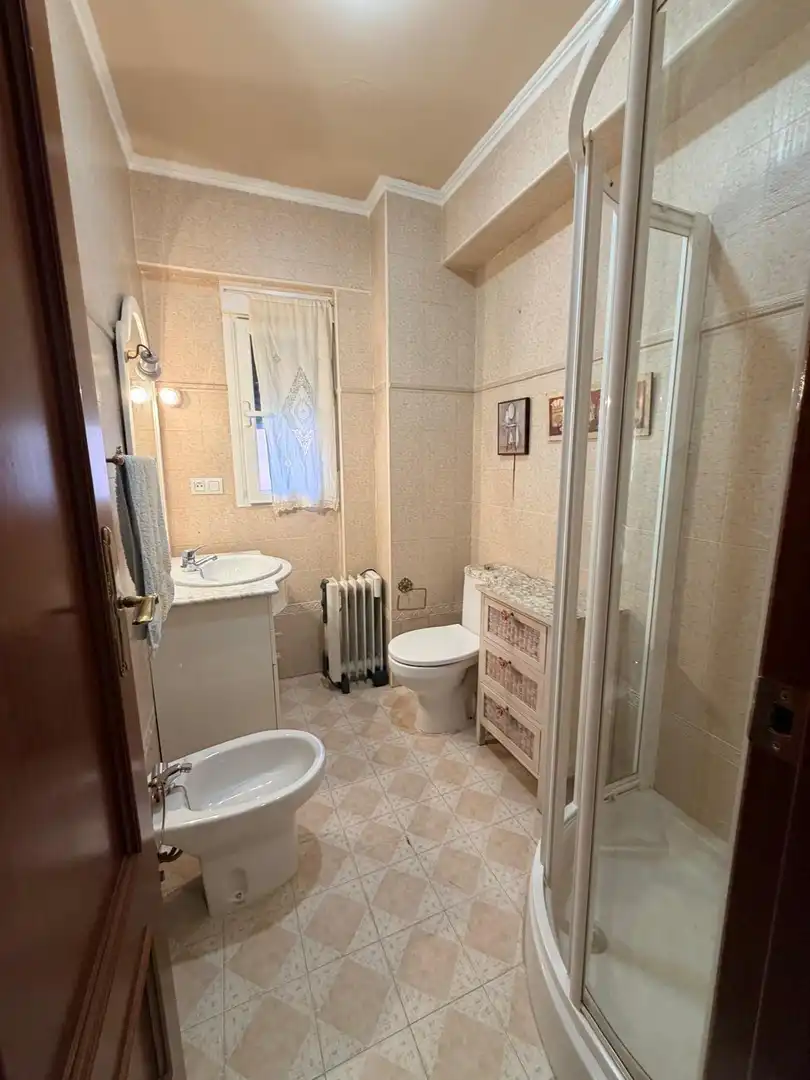 Baño de Piso en venta en Badajoz con Aire acondicionado, Calefacción y Balcón