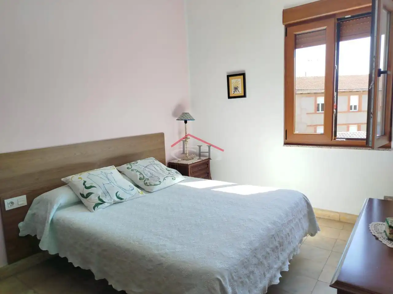 Dormitori de Casa o xalet en venda en Onzonilla amb Jardí privat i Traster