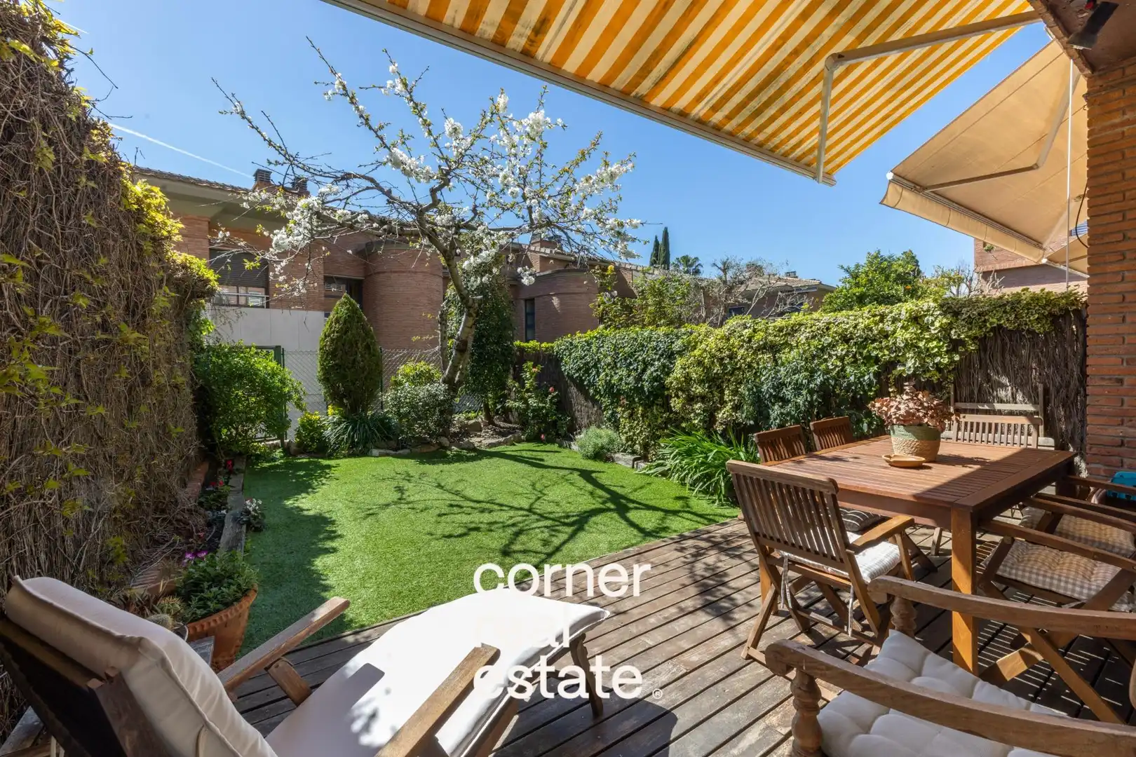 Jardí de Casa o xalet en venda en Sant Cugat del Vallès amb Aire condicionat, Jardí privat i Alarma