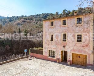 Vista exterior de Casa o xalet en venda en Mura amb Terrassa i Piscina