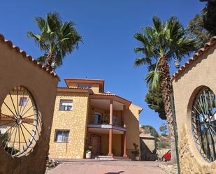 Vista exterior de Casa o xalet en venda en Cuevas del Almanzora amb Jardí privat, Terrassa i Traster