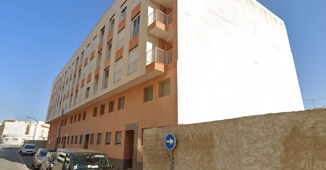 Piso en venta en Almirall Roger Lluria, imagen 2