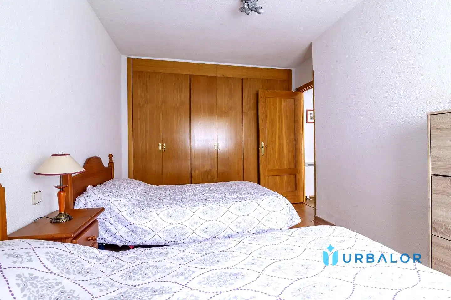 Habitación de Planta baja en venta en Alcorcón con Aire acondicionado y Piscina comunitaria