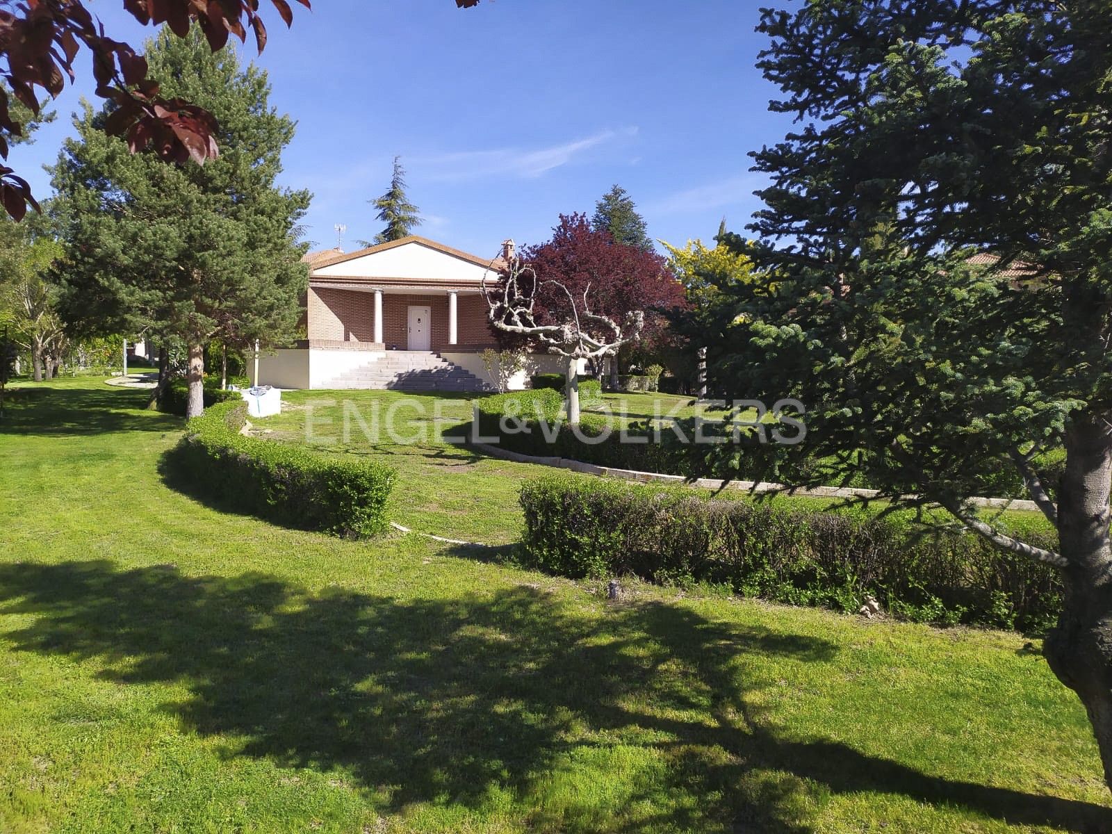 Vista exterior de Casa o chalet en venta en Ávila Capital con Terraza y Piscina