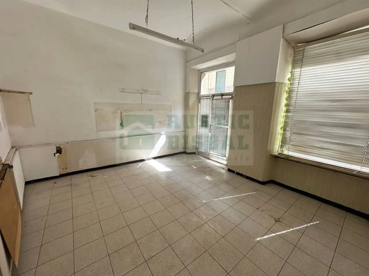 Local comercial de lloguer a La Bisbal d'Empordà, imagen 2