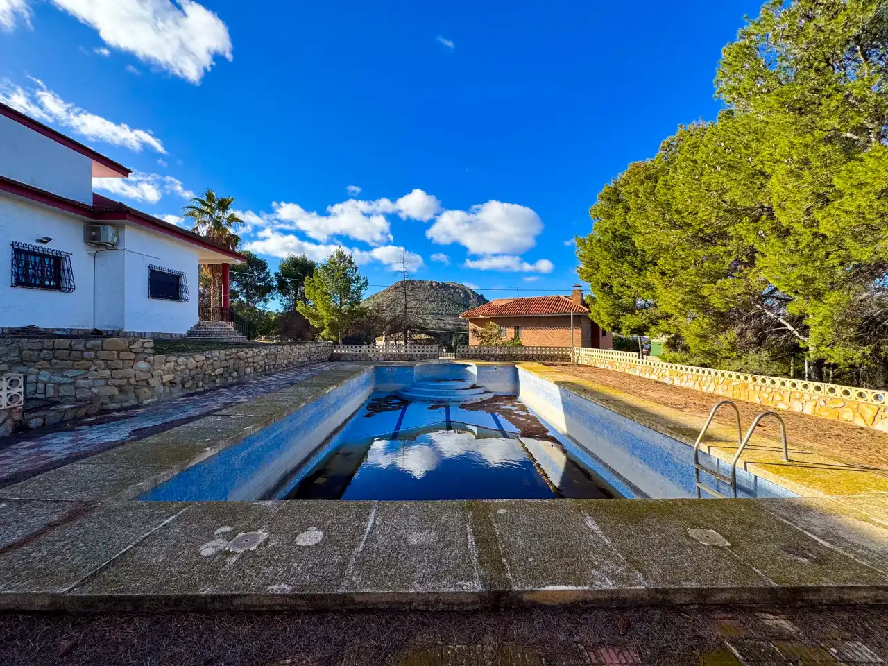 Piscina de Finca rústica en venda en Petrer amb Aire condicionat, Calefacció i Jardí privat