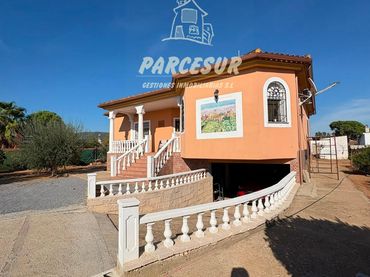 Casa con jardín en venta en Periurbano Oeste - Sierra