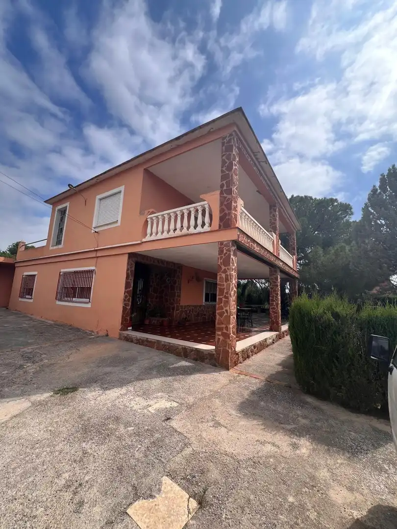 Vista exterior de Casa o chalet en venta en Llíria con Jardín privado, Terraza y Trastero