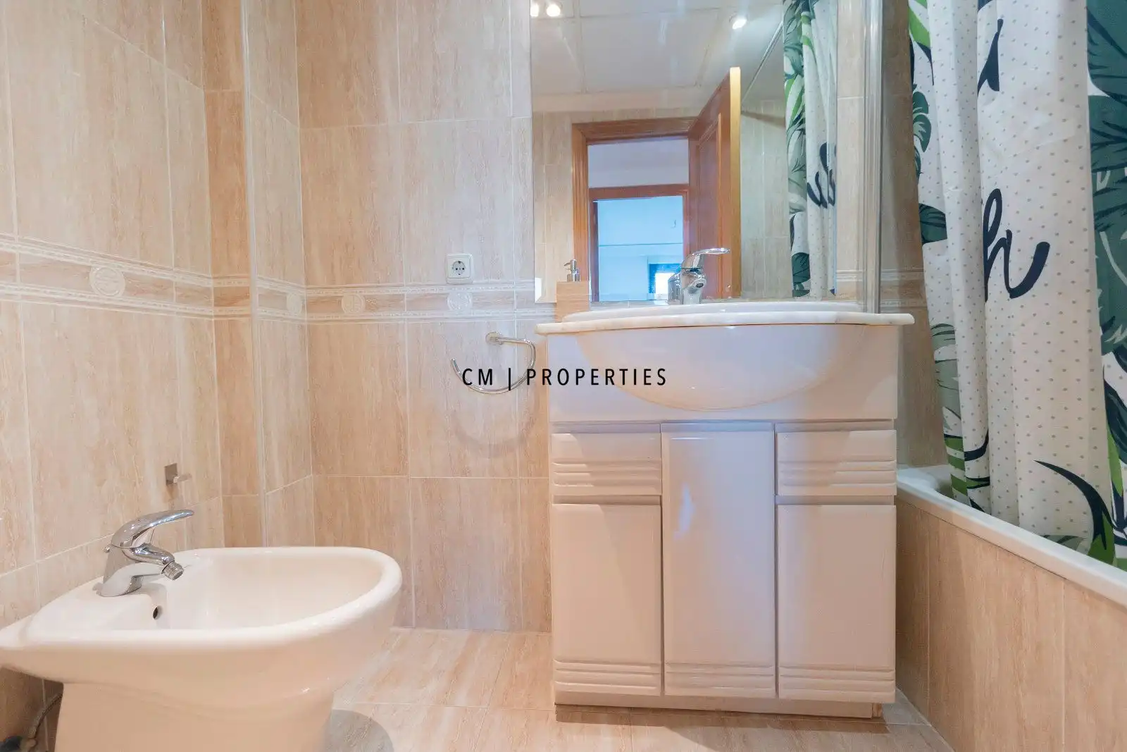 Baño de Piso en venta en Valencia con Aire acondicionado, Calefacción y Terraza