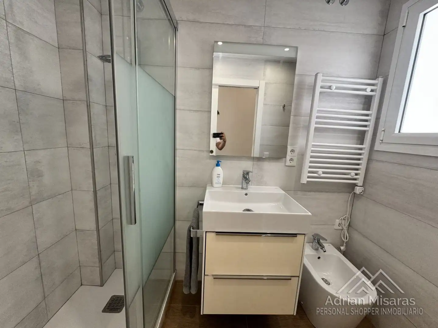 Baño de Ático en venta en Barcelona con Aire acondicionado, Terraza y Amueblado