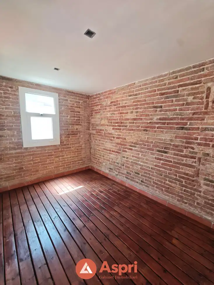 Flat for rent in Barcelona  with Air Conditioner, Private garden and Terrace